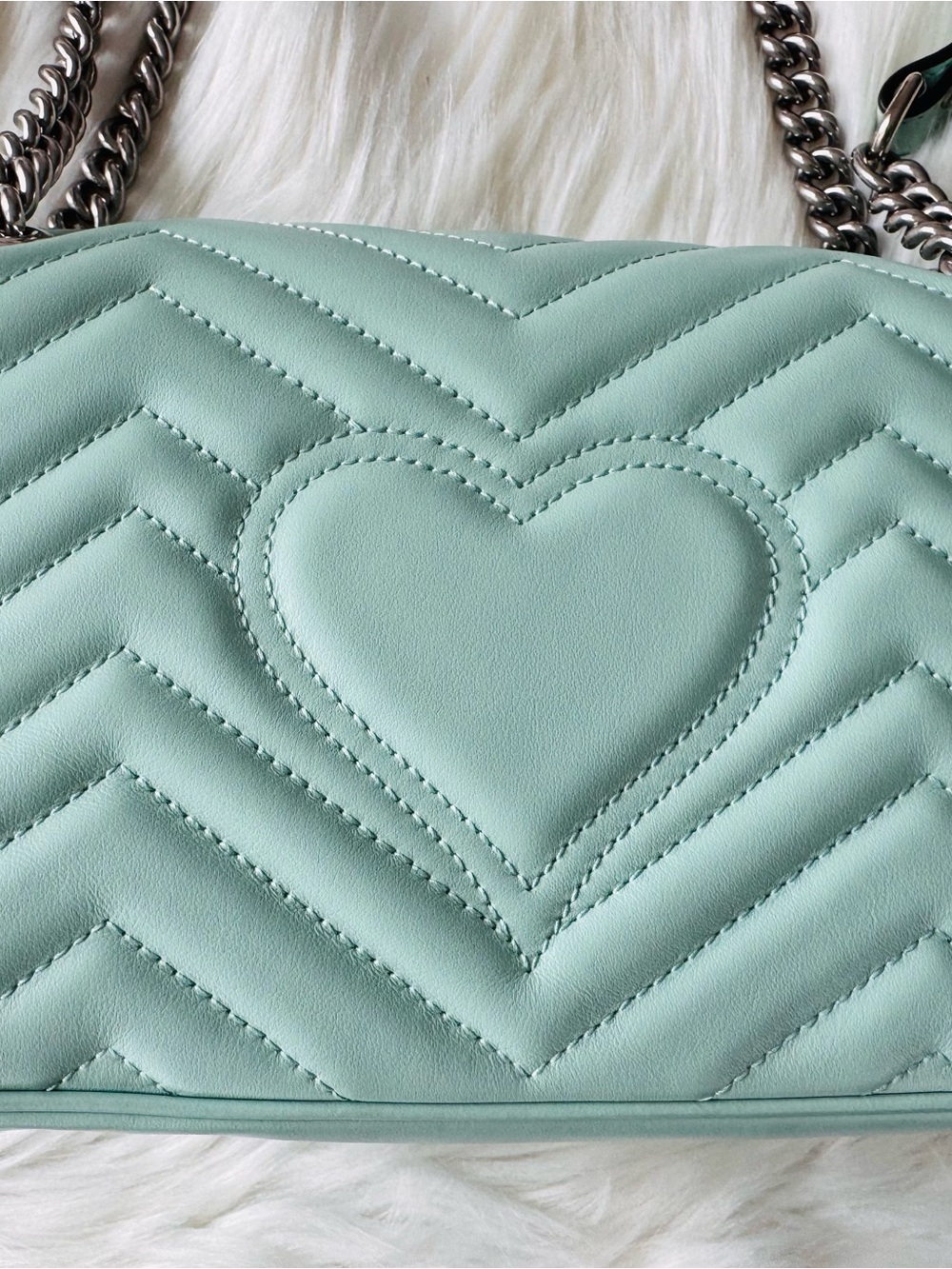 🎡🎡Gucci Mint Green GG Marmont Quilted Leather Medium Bag and New Burberry Bag - Picture 8 of 11
